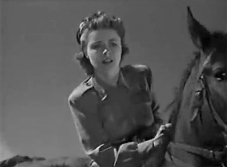 Kay Aldridge---as Nyoka