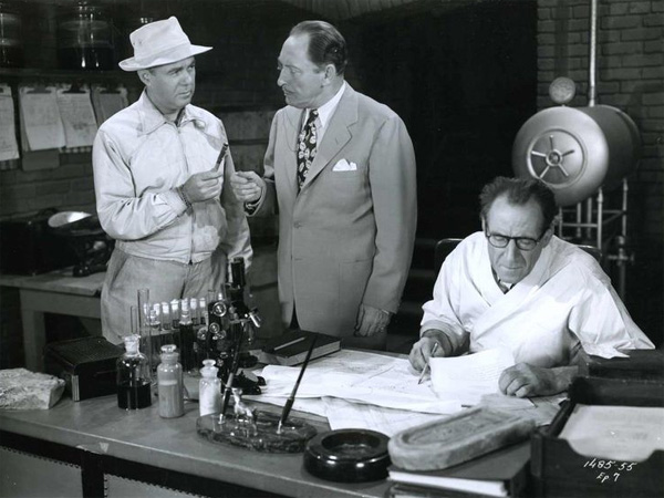 Lionel Atwill--Lost City of the Jungle