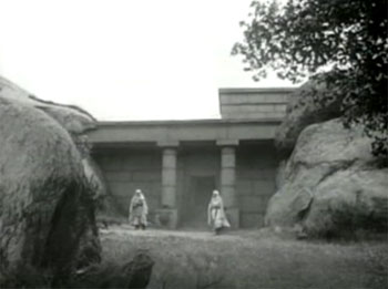 Perils of Nyoka--Vultura's palace