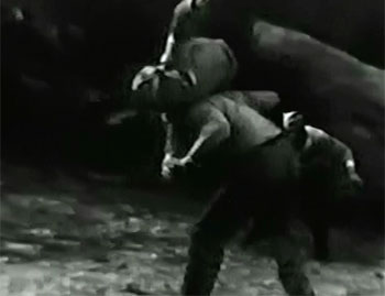 Secret of Treasure Island--beach fight