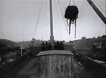 The Spider Returns--dockyard cliffhanger